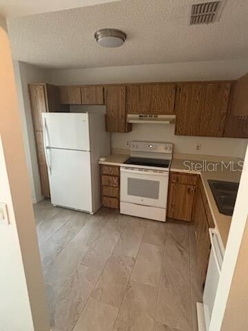 1364 Cadhay Ct in Safety Harbor, FL - Building Photo - Building Photo