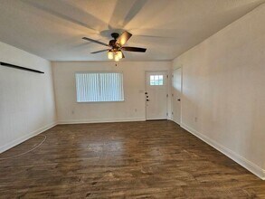 42 Marilyn Ave NW in Fort Walton Beach, FL - Foto de edificio - Building Photo