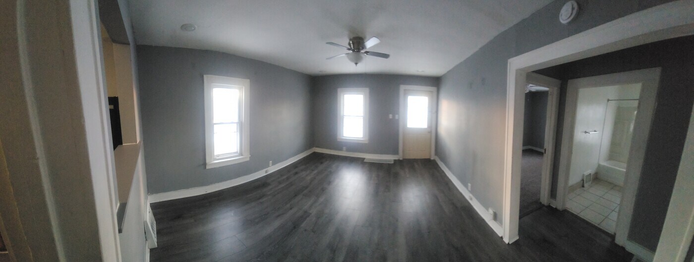 244 N Fairmont Ave in Kankakee, IL - Building Photo