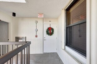 10680 S Ocean Dr in Jensen Beach, FL - Building Photo