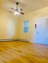 51 N Champlain St in Burlington, VT - Building Photo