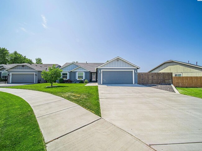 536 S Irving Pl in Kennewick, WA - Building Photo - Building Photo
