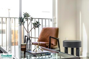 350 Maple Dr SW in Washington, DC - Building Photo