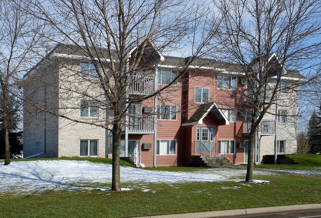 1950 Roosevelt Dr in Northfield, MN - Foto de edificio - Building Photo