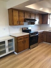 8322 Mango Ave in Fontana, CA - Foto de edificio - Building Photo