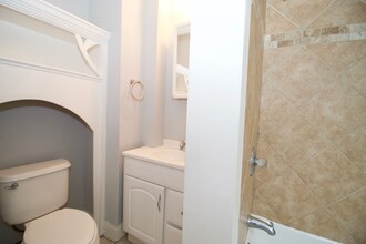 24 Grove St-Unit -unit 2 in Haverhill, MA - Building Photo - Building Photo