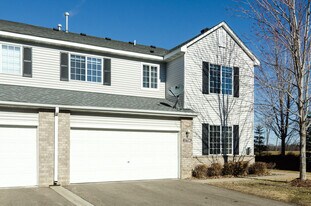 17756 96th Ave N in Maple Grove, MN - Building Photo