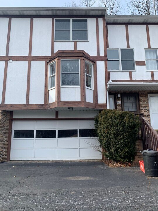 942 Galen Dr-Unit -942 in State College, PA - Building Photo