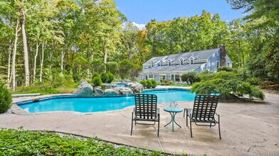 197 Deep Valley Rd in New Canaan, CT - Building Photo - Building Photo