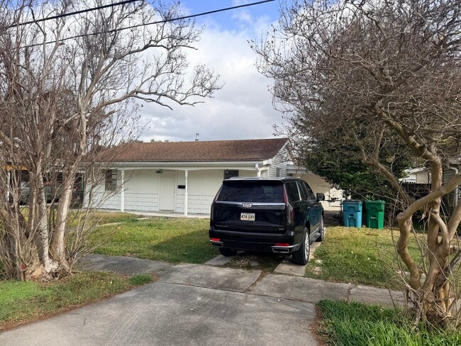 1117 Evergreen Dr in Gretna, LA - Building Photo - Building Photo