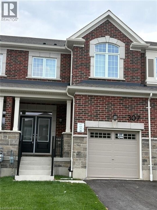 307 Millstone St in Kitchener, ON - Building Photo
