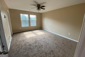 1677 Shire Village Dr in Sugar Hill, GA - Building Photo - Building Photo