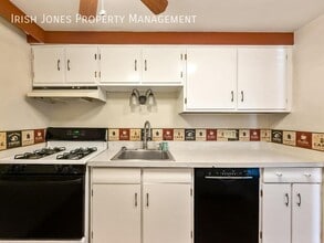 10 Wayne Terrace in Cheektowaga, NY - Foto de edificio - Building Photo