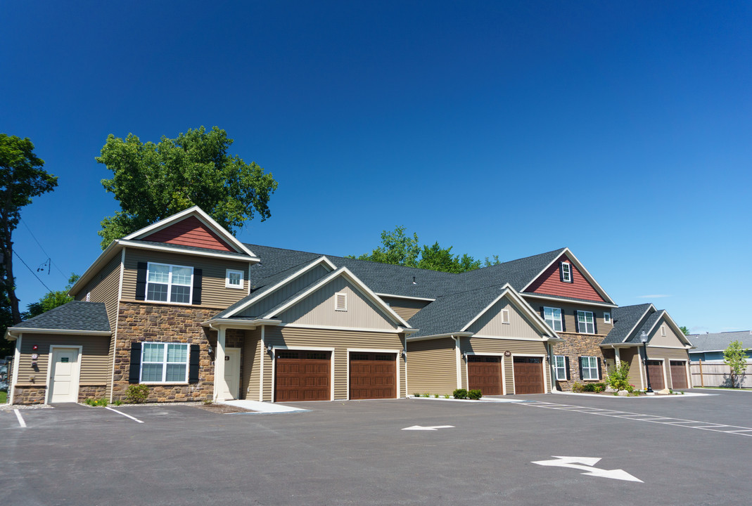 260 Old Loudon Rd in Latham, NY - Building Photo