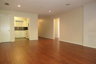 6914 Walling Ln in Dallas, TX - Building Photo - Building Photo