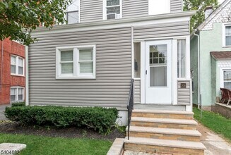 204 Forest St in Montclair, NJ - Building Photo - Building Photo