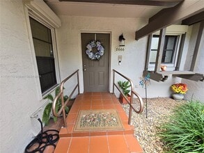 8666 SW 114th Pl in Miami, FL - Building Photo - Building Photo