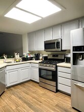 13803 Pinkard Way, Unit 13 in El Cajon, CA - Foto de edificio - Building Photo