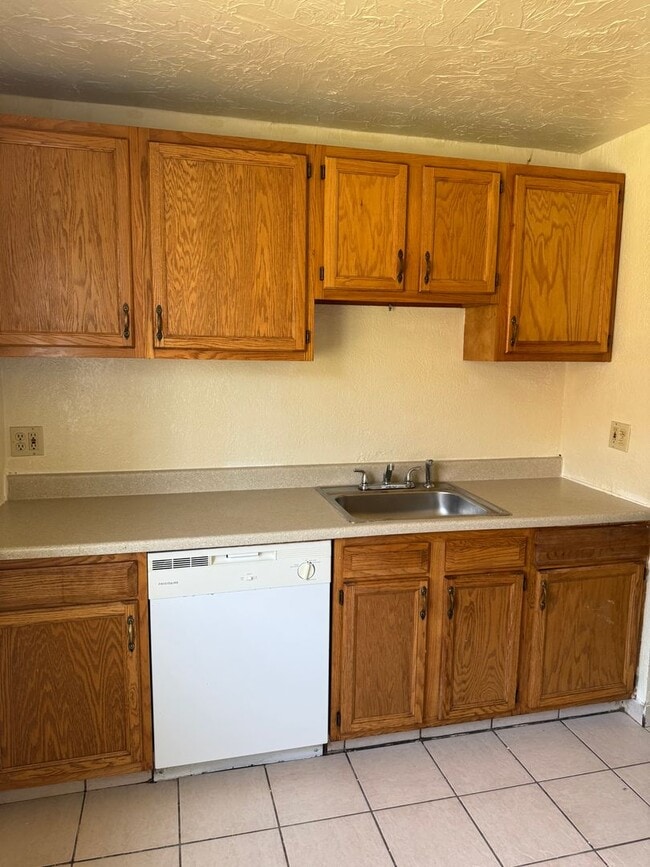 property at 23921 Banbury Cir