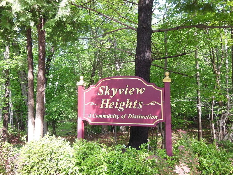 26 Averell Dr in Morris Plains, NJ - Building Photo