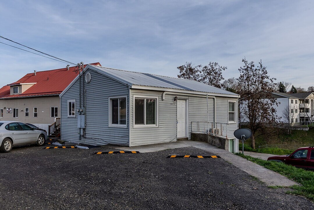 506 Southway Dr-Unit -A in Lewiston, ID - Building Photo