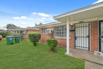 6114 Octavia St in Houston, TX - Building Photo - Building Photo