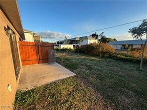 1210 Cape Coral Pkwy W in Cape Coral, FL - Building Photo - Building Photo