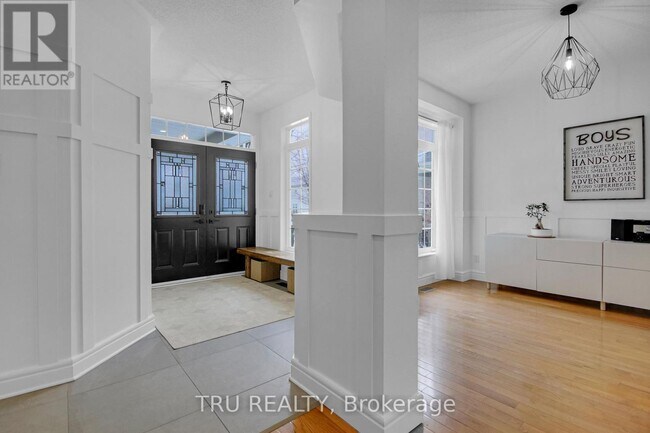 320 Eckerson Ave in Ottawa, ON - Building Photo - Building Photo