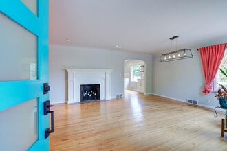 9126 Bowdoin Way in Edmonds, WA - Building Photo - Building Photo