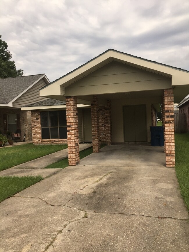 134 Sandest Dr in Lafayette, LA - Building Photo - Building Photo