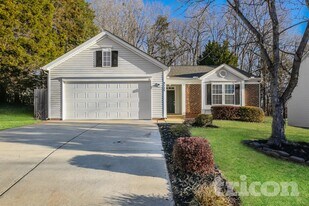 9735 Veronica Dr in Charlotte, NC - Building Photo