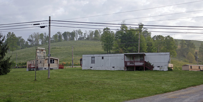 260 Chumley Rd in New Tazewell, TN - Foto de edificio - Building Photo