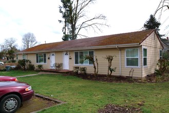 8610 SE 32nd Ave in Milwaukie, OR - Building Photo - Building Photo