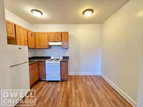 1700 N Humboldt Blvd, Unit S in Chicago, IL - Foto de edificio - Building Photo