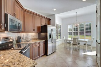 8060 Players Cove Dr in Naples, FL - Building Photo - Building Photo