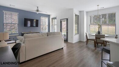 2800 Milan Ct in Birmingham, AL - Foto de edificio - Building Photo