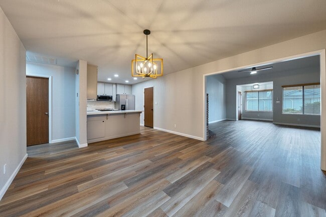 property at 3325 Meadow Ct