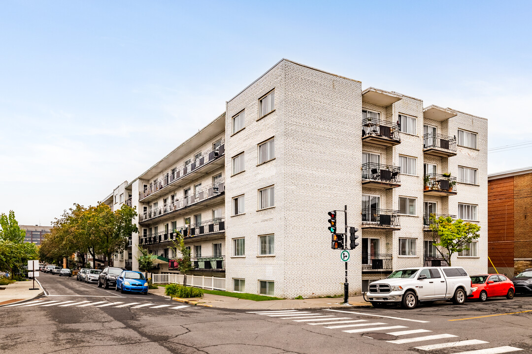 7430 Lajeunesse Rue in Montréal, QC - Building Photo