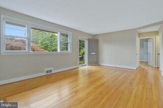 1907 Alberti Dr in Silver Spring, MD - Building Photo - Building Photo