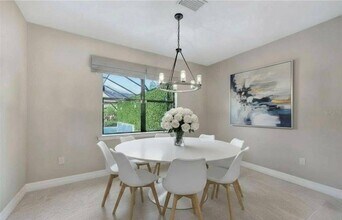 7265 Wilton Dr N in Naples, FL - Foto de edificio - Building Photo