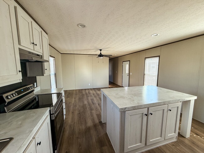 133 Ponderosa Way in Sanger, TX - Foto de edificio - Building Photo