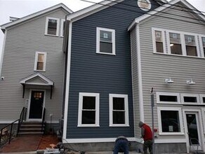927 Massachusetts Ave in Arlington, MA - Building Photo - Building Photo