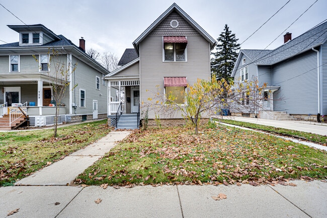 property at 735 Sexton St