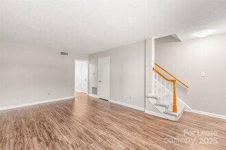 4736 Old Lantern Way in Charlotte, NC - Building Photo - Building Photo