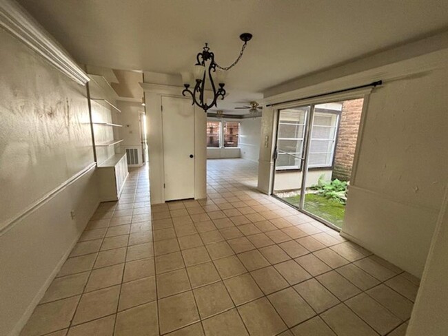 7833 Rockhill St in Houston, TX - Building Photo - Building Photo