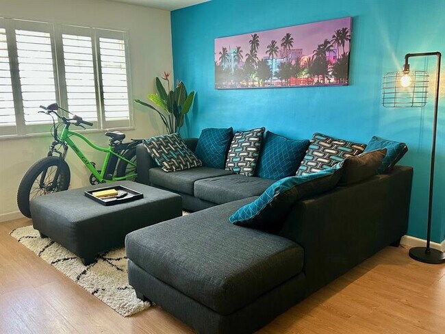 1821 NE 62nd St in Fort Lauderdale, FL - Building Photo - Building Photo