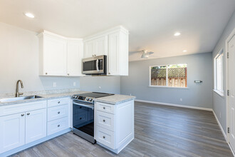 3938 Gravenstein Hwy S in Sebastopol, CA - Building Photo - Interior Photo