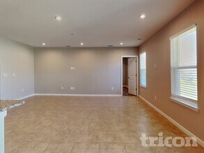 11126 Daybreak Glen in Parrish, FL - Foto de edificio - Building Photo