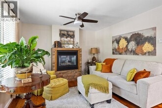 275 HERITAGE  8 in Kingsville, ON - Building Photo - Building Photo