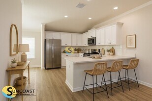 5961 W Oak Park Blvd in Homosassa, FL - Building Photo